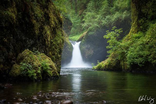 Punchbowl Falls, Columbia River Gorge National Scenic Area, Oregon, photo