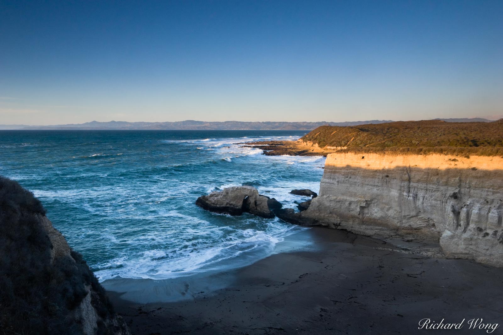 Spooner's Cove, Montana de Oro State Park, California, photo