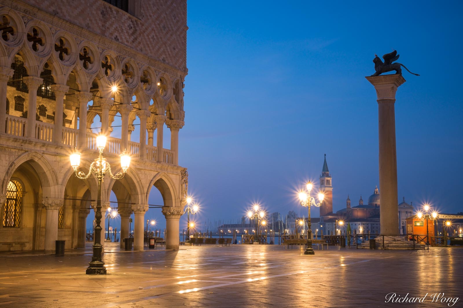 Doge's Palace (Palazzo Ducale) / St. Mark's Square at Dawn, Venice, Italy